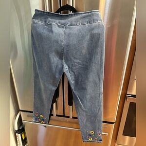 Is Adela brand pants size 12